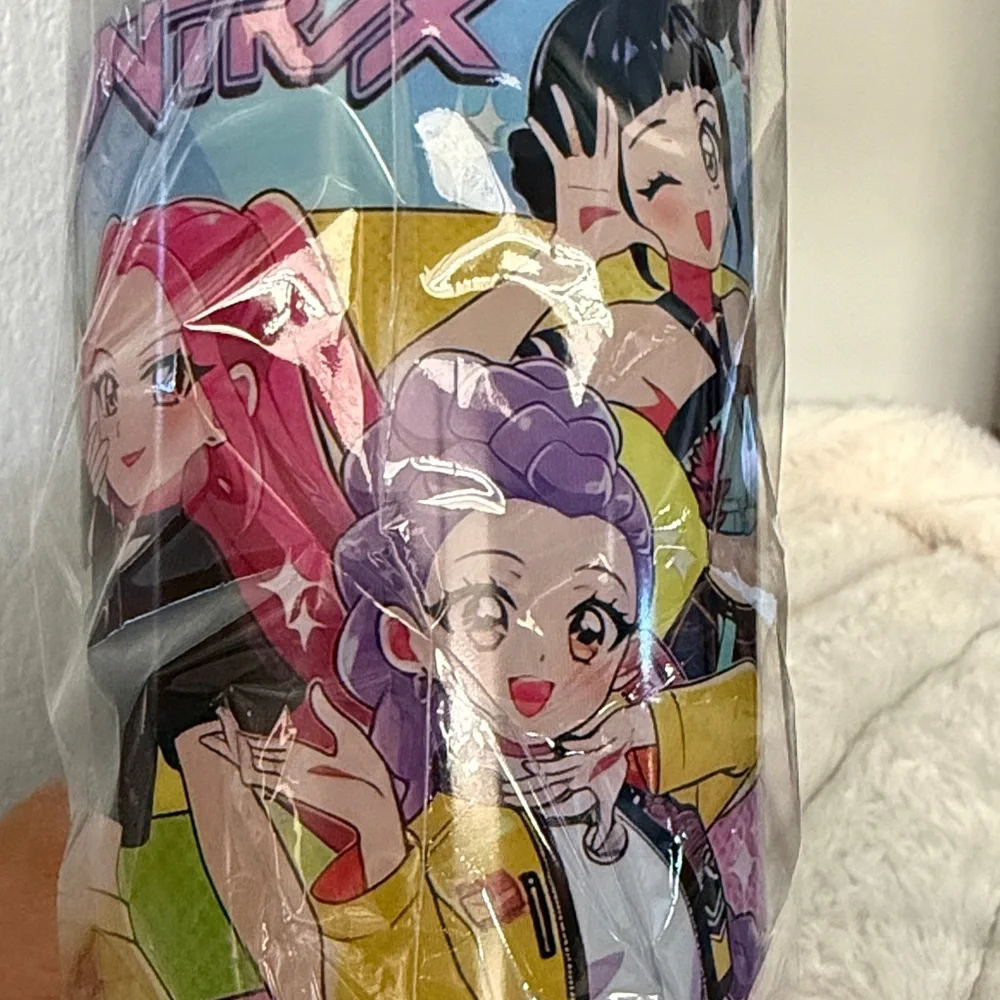 K POP DEMON HUNTERS BPA FREE WITH CARRY STRAP Water Bottle - Picture 1 of 2